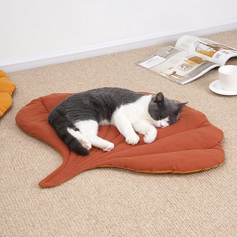 Cat Leaf Bed Mat Puppy - Image 3