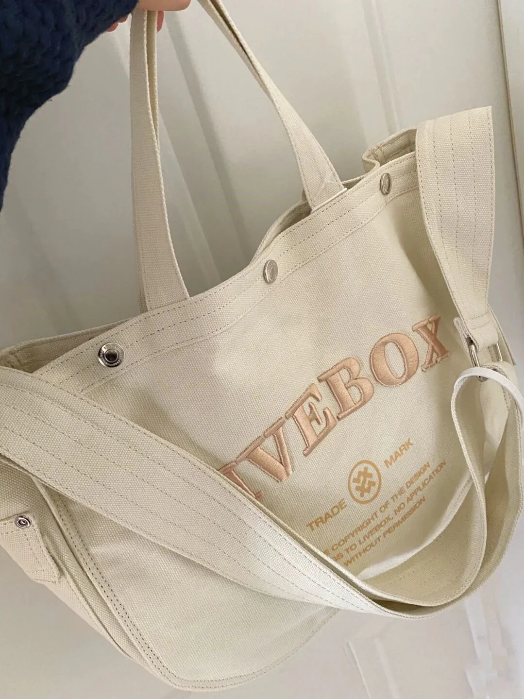 Retro American Embroidery Bag - Image 5