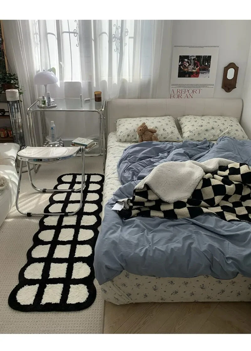 Retro Bedside Rug - Image 8